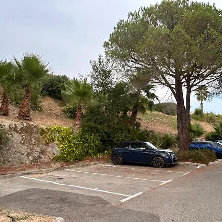 Appartement Vue Cap D'antibes - Balcon - Résidence Privée Gardée - 80m2